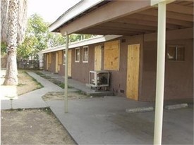 609 S Woodrow Ave in Fresno, CA - Building Photo