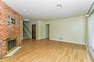 3618 Summit Bend in Austin, TX - Building Photo - Building Photo