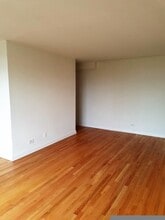 3710 N Pine Grove Ave, Unit 408 in Chicago, IL - Building Photo - Building Photo