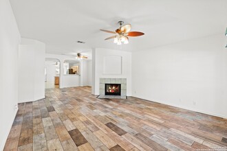 1008 Bobcat Creek in San Antonio, TX - Building Photo - Building Photo