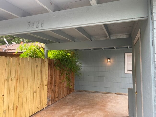 5426 Little Creek Dr in San Antonio, TX - Building Photo - Building Photo