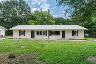 16 E Westover Dr in Tylertown, MS - Building Photo
