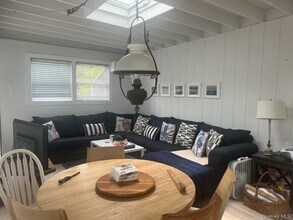 57 Juniper Ave in Ocean Beach, NY - Building Photo - Building Photo