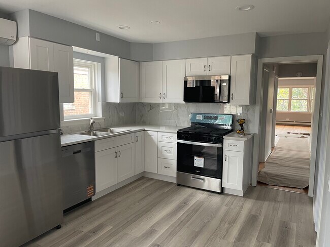 2909 N Austin Ave, Unit 2 in Chicago, IL - Building Photo - Building Photo