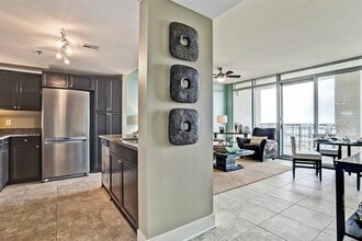 801 E Beach Dr in Galveston, TX - Building Photo - Building Photo