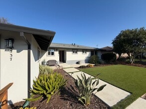 4537 Belcrest Way in Sacramento, CA - Building Photo - Building Photo