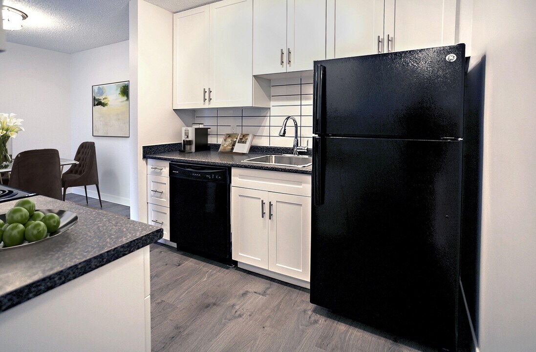 St. Charles Place in Saskatoon, SK - Building Photo