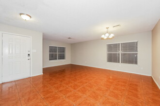 309 Teakwood Ln in Cedar Hill, TX - Building Photo - Building Photo