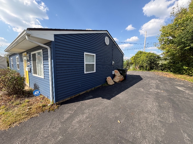 2026 Penrose Dr in Columbus, OH - Building Photo - Building Photo