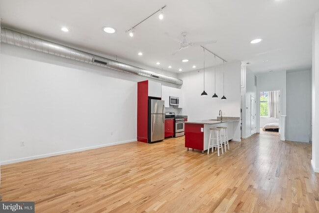 property at 1215 N Hancock St