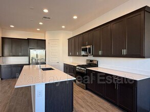 2996 E Birdsong Ave in San Tan Valley, AZ - Building Photo - Building Photo