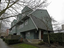 1930-1980 Kent Ave SE in Vancouver, BC - Building Photo