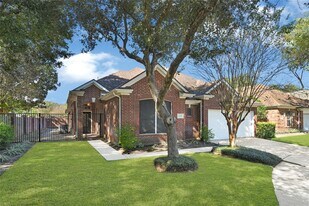 6403 Parkriver Crossing in Sugar Land, TX - Building Photo