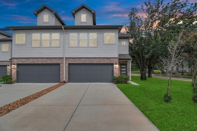 property at 3814 Lakewood Dr
