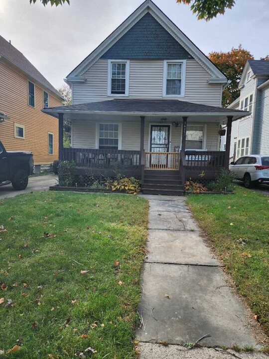 3417 Mapledale Ave in Cleveland, OH - Building Photo