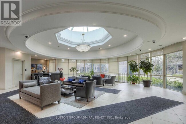 28 Harrison Garden Blvd in Toronto, ON - Building Photo - Building Photo