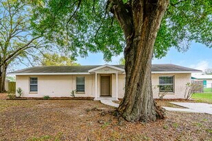 3804 Hill N Dale Pl in Lakeland, FL - Building Photo