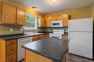 429 Albion St in Pickerington, OH - Building Photo - Building Photo