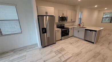 1684 SE 7th Ct in Homestead, FL - Building Photo - Building Photo