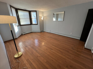 474 E 7th St, Unit 1 in Boston, MA - Building Photo - Building Photo