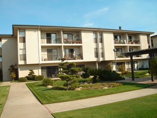 Garden Villas Apartments in Chula Vista, CA - Building Photo - Building Photo