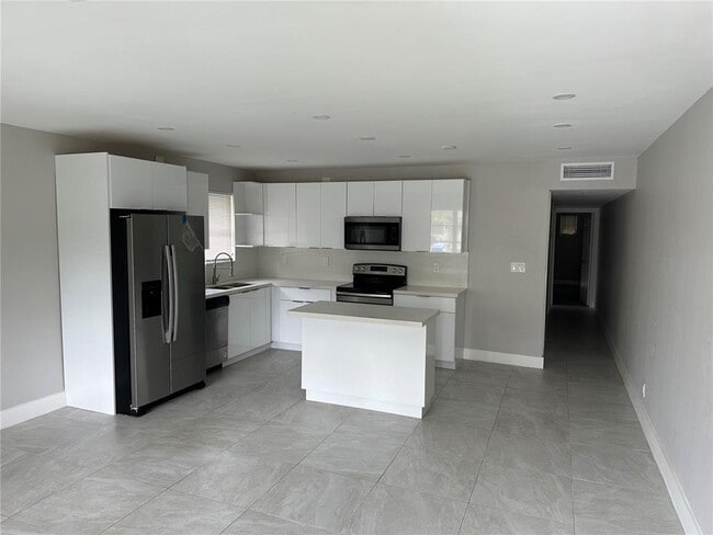 5709 Hayes St, Unit 5709 in Hollywood, FL - Building Photo - Building Photo