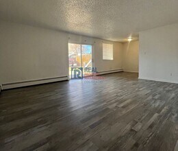 1303 Coffman St in Longmont, CO - Building Photo - Building Photo