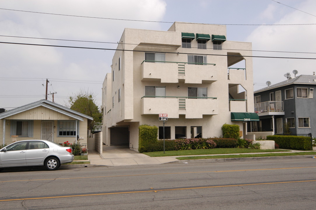 Verdugo Place in Burbank, CA - Foto de edificio