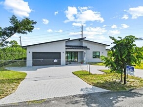 22451 SW 118th Ave in Goulds, FL - Building Photo - Building Photo