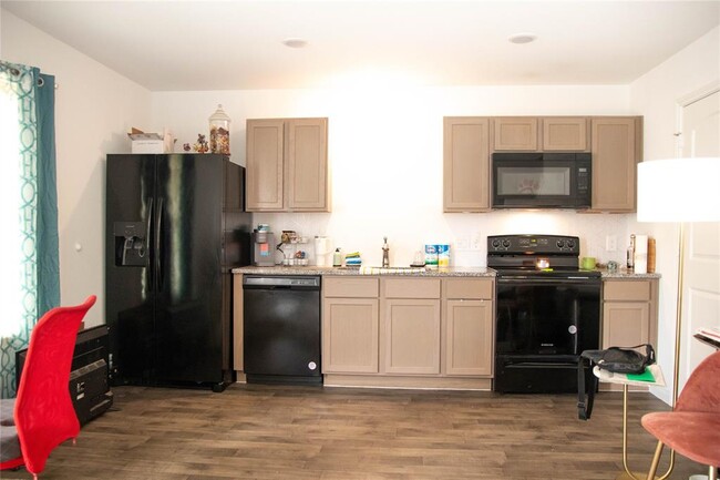 16955 Marie Vlg Dr in Conroe, TX - Building Photo - Building Photo