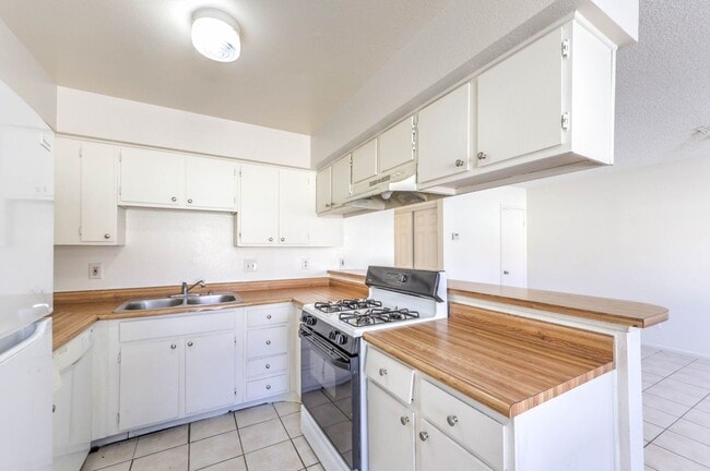 3109 N Walnut Rd in Las Vegas, NV - Building Photo - Building Photo