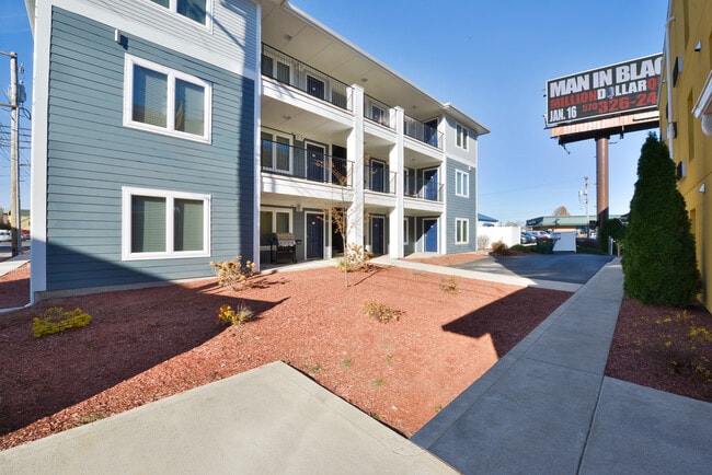 154 East St, Unit Furnished in Williamsport, PA - Building Photo - Building Photo