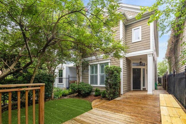 property at 617 W 20th St