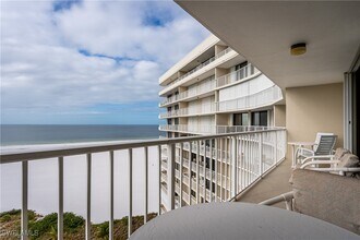 260 Seaview Ct in Marco Island, FL - Building Photo - Building Photo