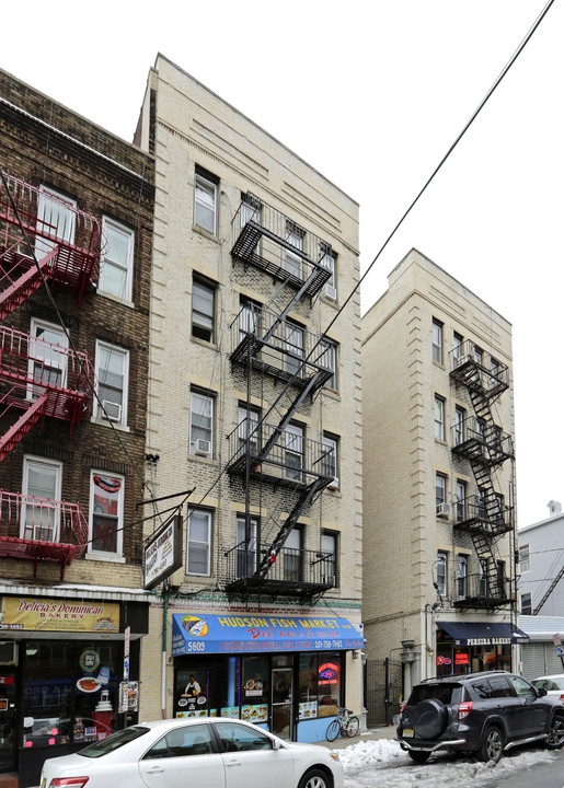 5809 Hudson Ave in West New York, NJ - Building Photo