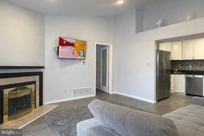 property at 1806 Beacon Hill Dr