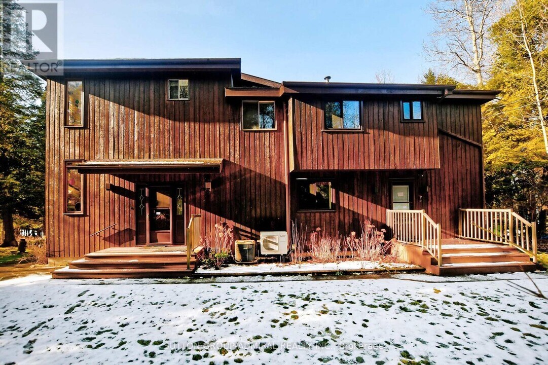 326 Indian Point Rd in Kawartha Lakes, ON - Building Photo