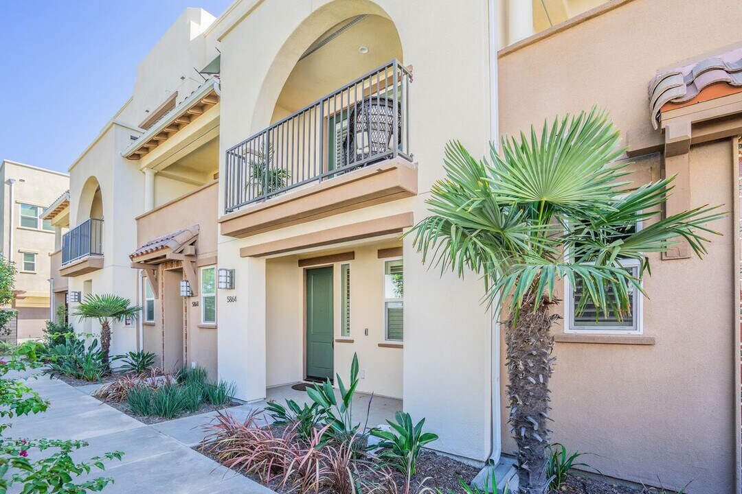 5864 Spring St in Buena Park, CA - Building Photo