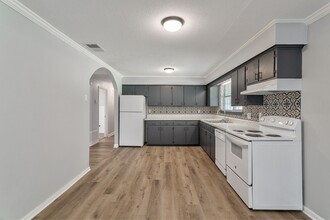 1804 Larkwood Dr in Mobile, AL - Building Photo - Building Photo