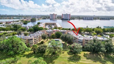 1301 NE 191st St in Miami, FL - Building Photo - Building Photo