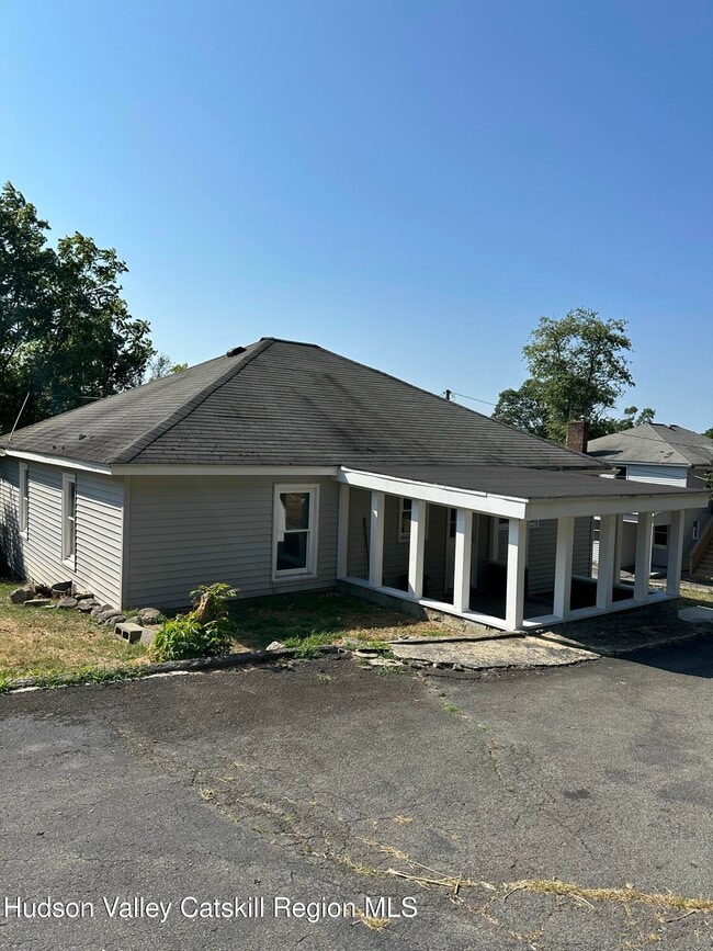 6045 NY-9G in Hudson, NY - Building Photo - Building Photo