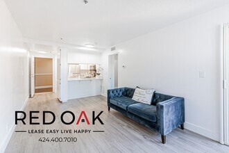 18700 Florida St in Huntington Beach, CA - Building Photo - Building Photo
