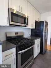 220 Locust St in Philadelphia, PA - Building Photo - Building Photo