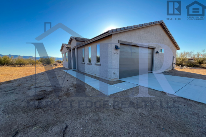 16214 E Dixileta Dr in Scottsdale, AZ - Building Photo