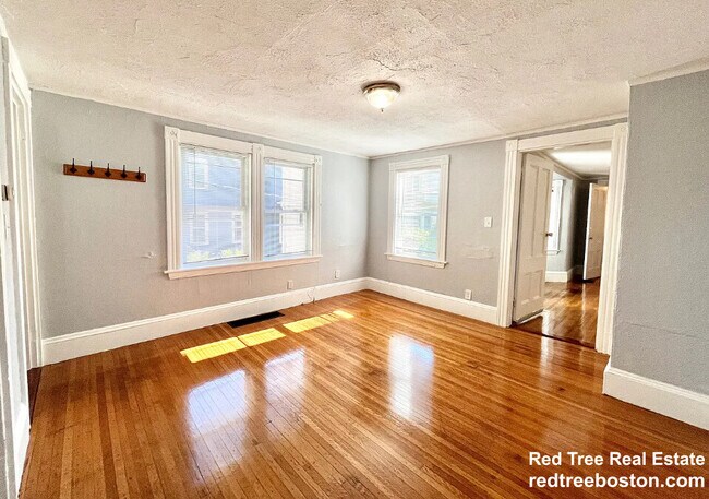 7 Griggs Pl, Unit 1 in Boston, MA - Foto de edificio - Building Photo