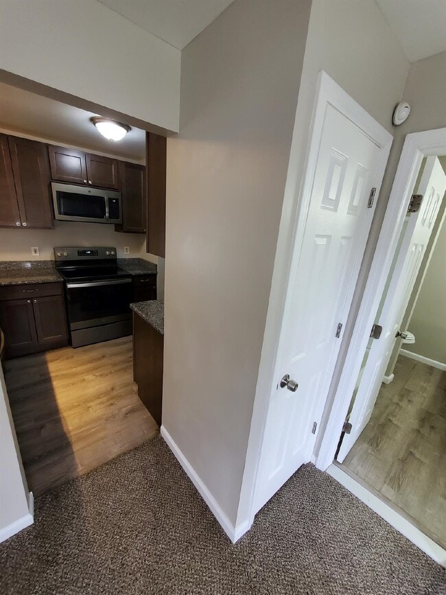 30623 Hidden Pines Ln in Roseville, MI - Building Photo - Building Photo