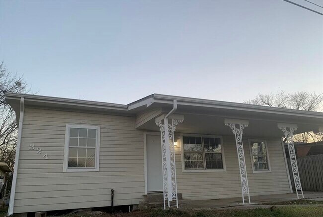 324 Delaware St in Houston, TX - Foto de edificio - Building Photo