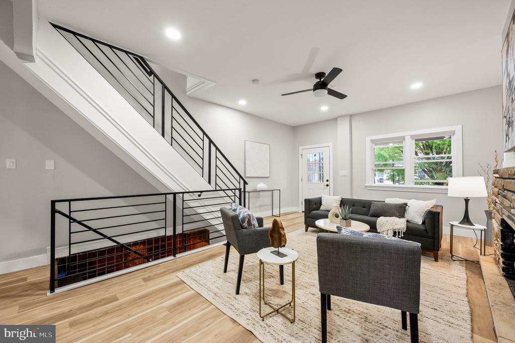 5113 W Thompson St in Philadelphia, PA - Building Photo