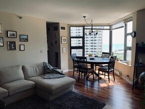 401 E Ontario St, Unit 2210 in Chicago, IL - Foto de edificio - Building Photo
