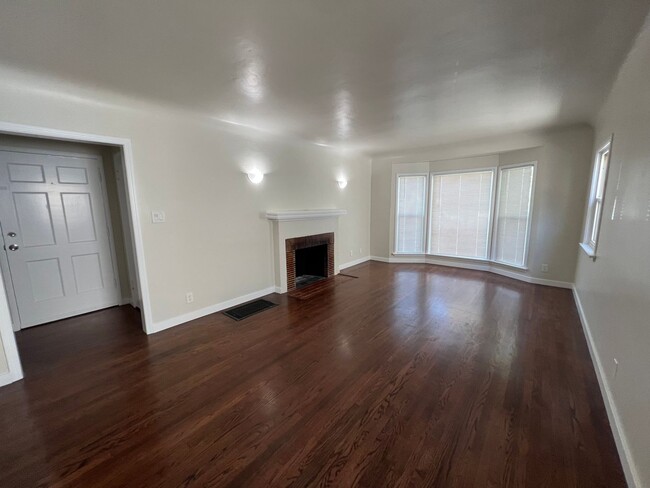 1544 Cochran Ave in Los Angeles, CA - Building Photo - Building Photo